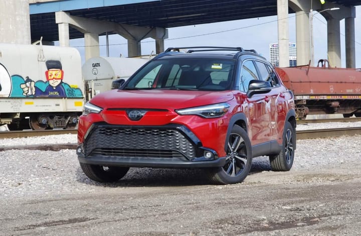 2024 Toyota Corolla Cross XSE Hybrid AWD exterior