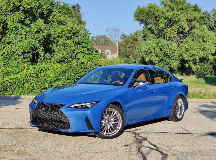 2022 Lexus IS 300 AWD exterior