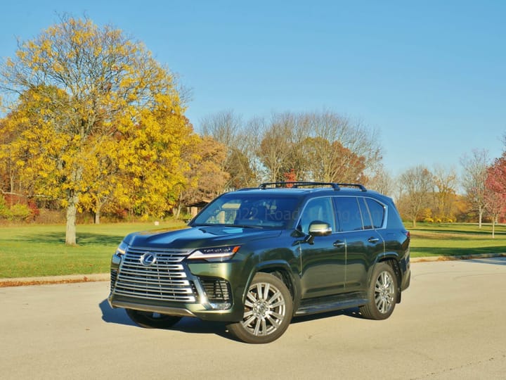 2022 Lexus LX 600 Ultra Luxury exterior