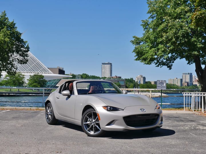 2022 Mazda MX-5 Miata RF exterior 