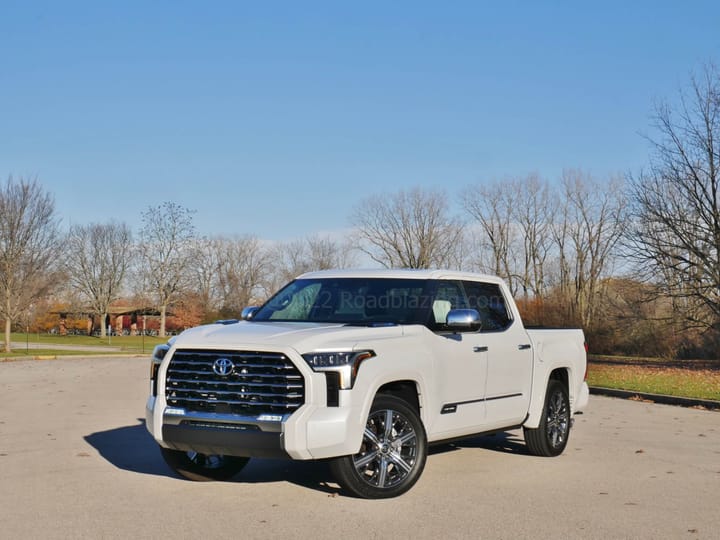 2022 Toyota Tundra CrewCab Capstone 4x4 exterior