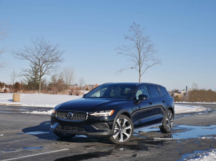 2023 Volvo V60 Cross Country B5 Ultimate AWD exterior