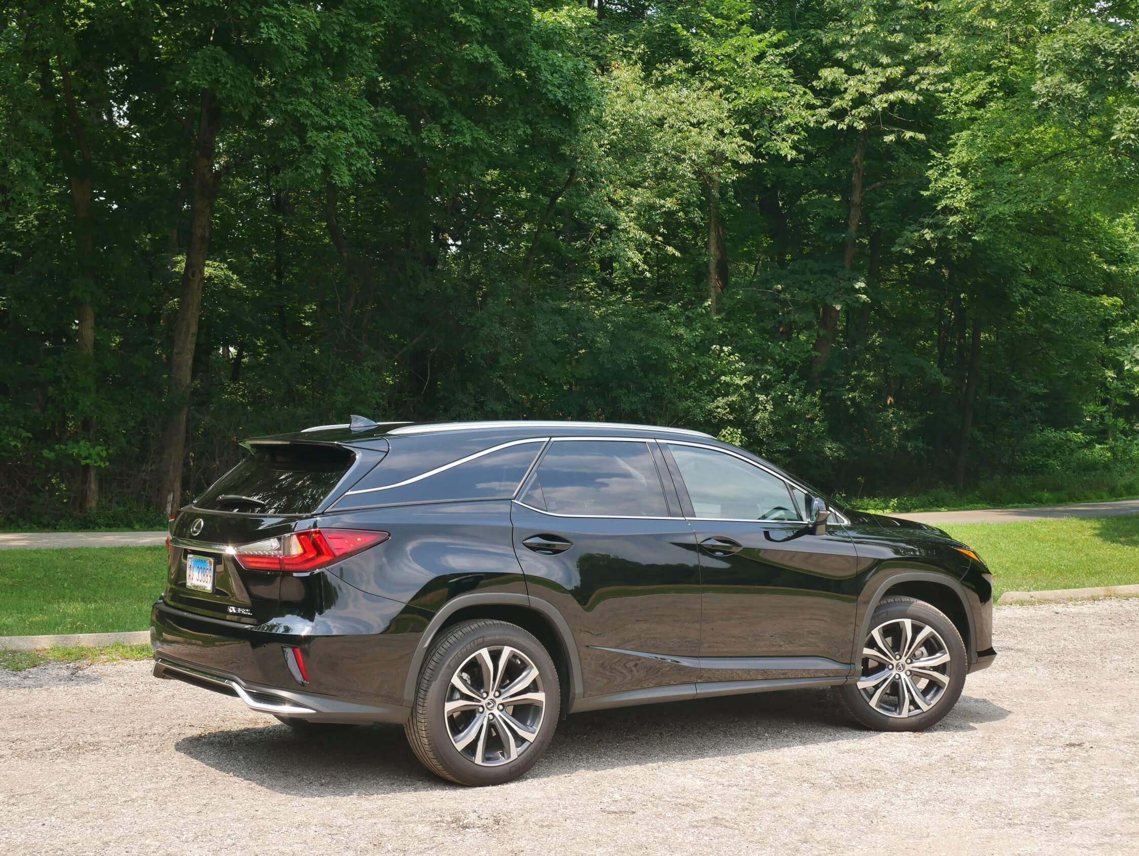 2018 Lexus RX 350L: 4.4"-inches were added aft of the C-Pillar, leaving wheelbase unchanged, exaggerating the Floating Roof