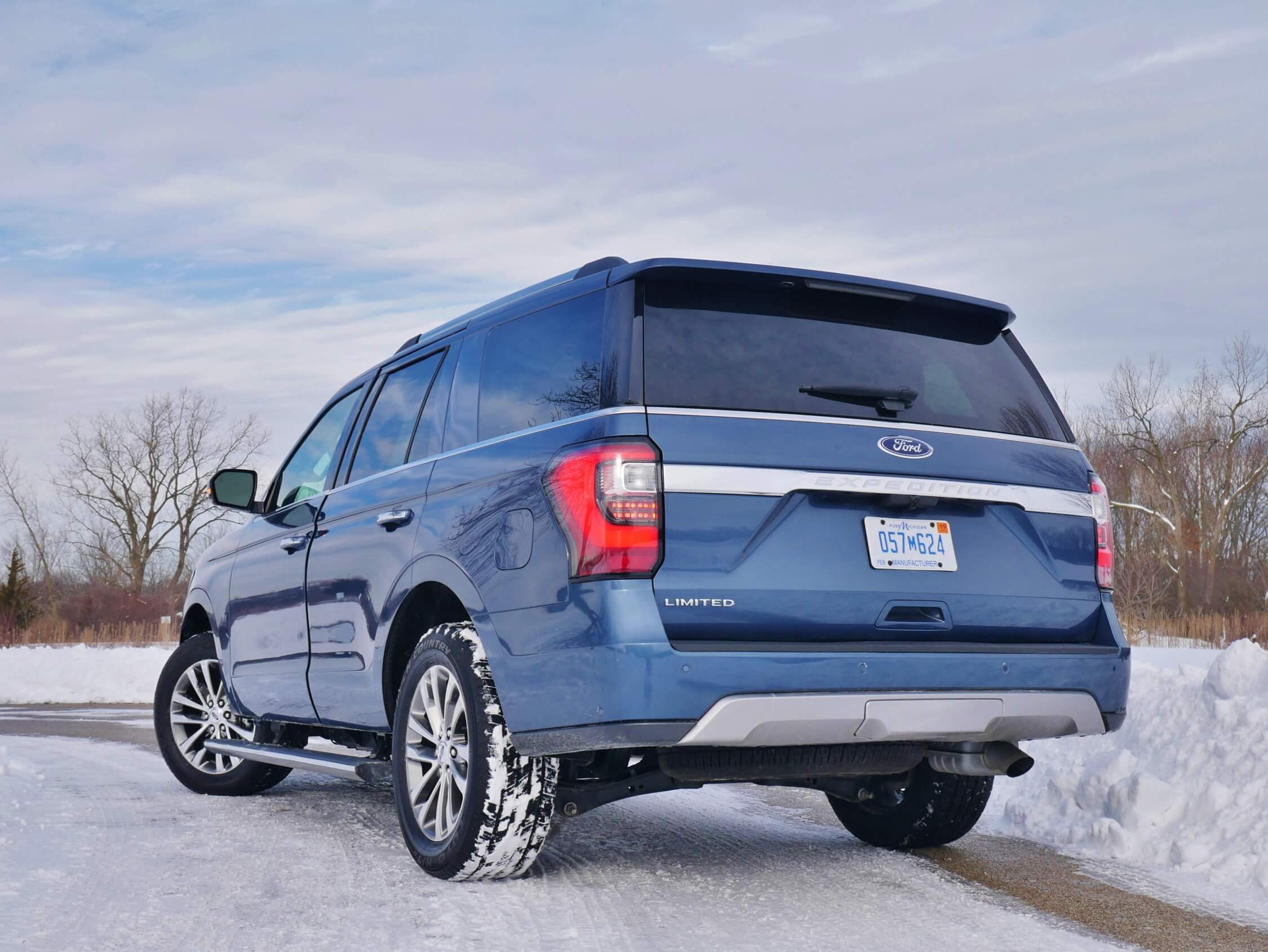 2018 Ford Expedition Limited 4x4: For there is high-low engage on the fly 4WD & dedicated snow drive mode