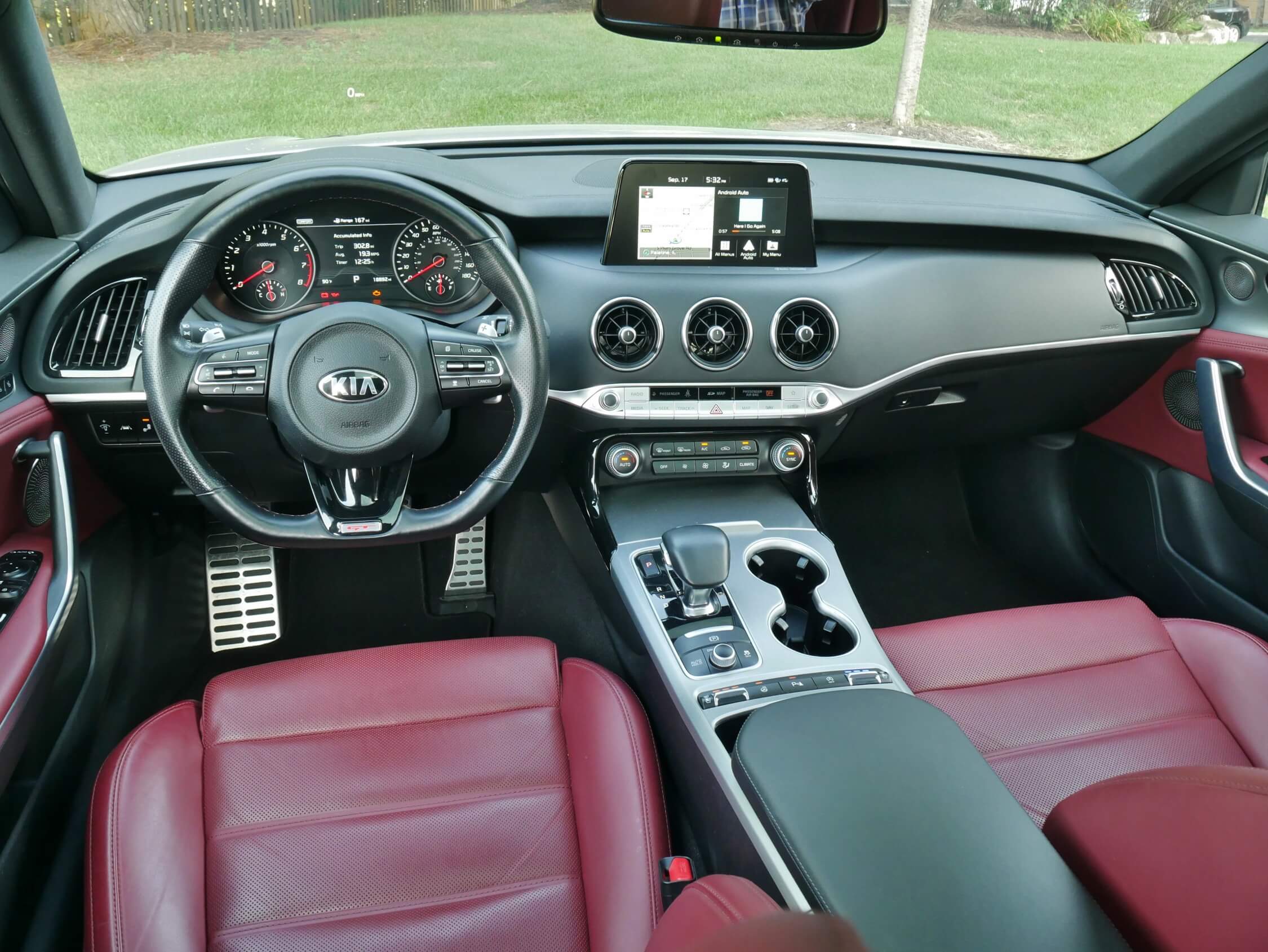 2018 Kia Stinger GT2 AWD: Minimalist yet comprehensive, driver oriented cockpit w/ splashes of artfully elegant materials