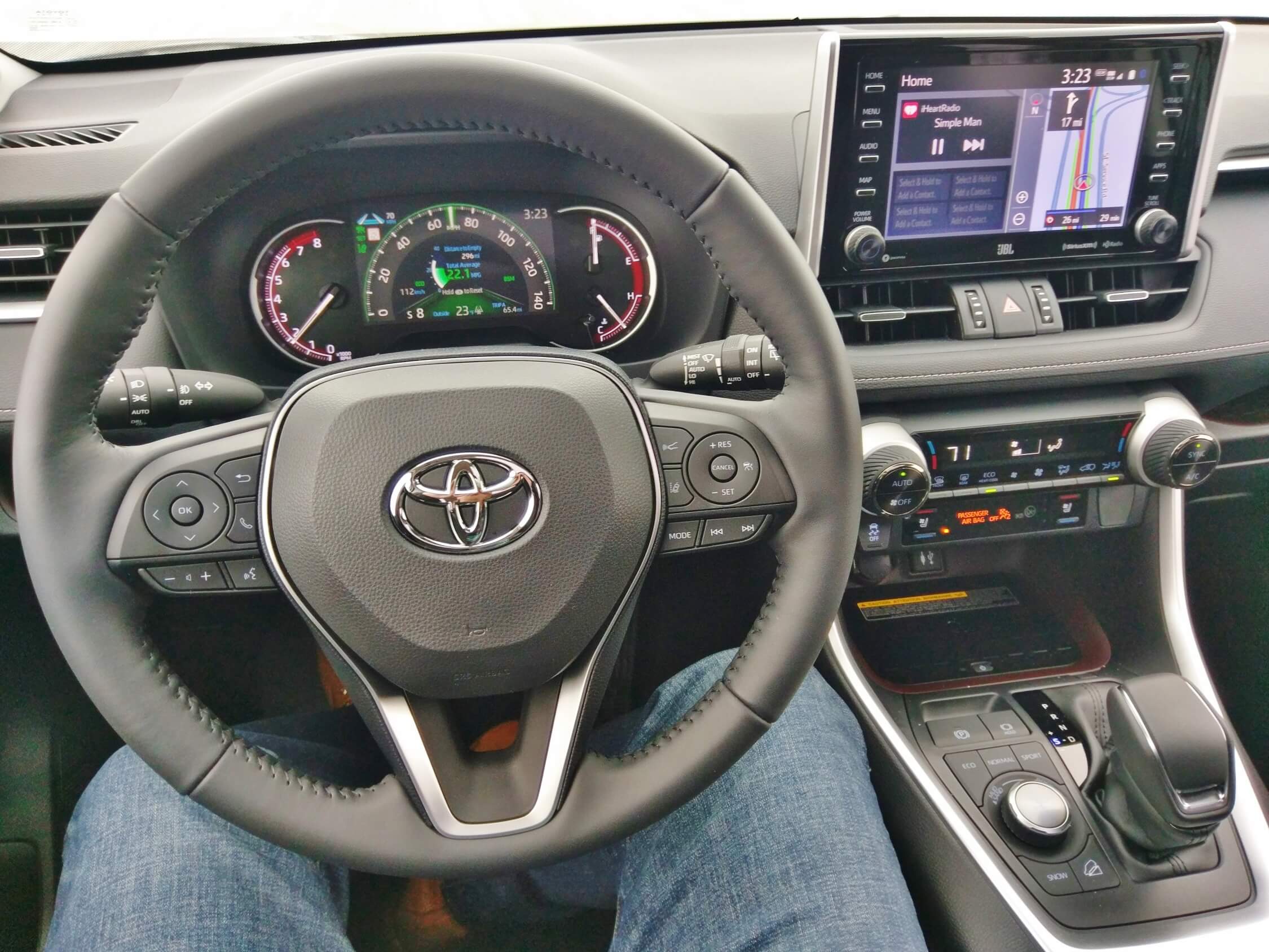 2019 Toyota RAV4 Limited AWD: Cockpit instruments, displays & controls while driving